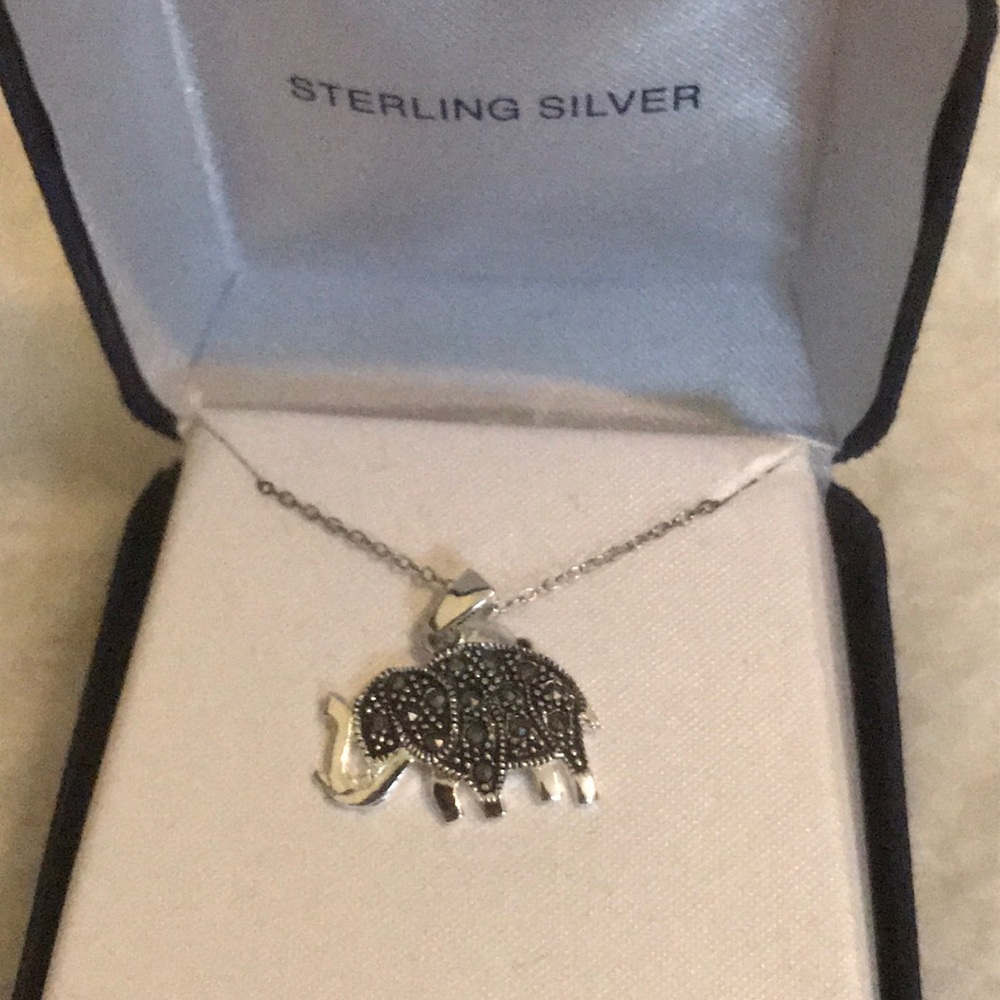 BNIB Sterling Silver Jewelled Elephant Necklace